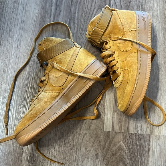Air Force 1 high LV8 Wheat - Picture 3 of 10